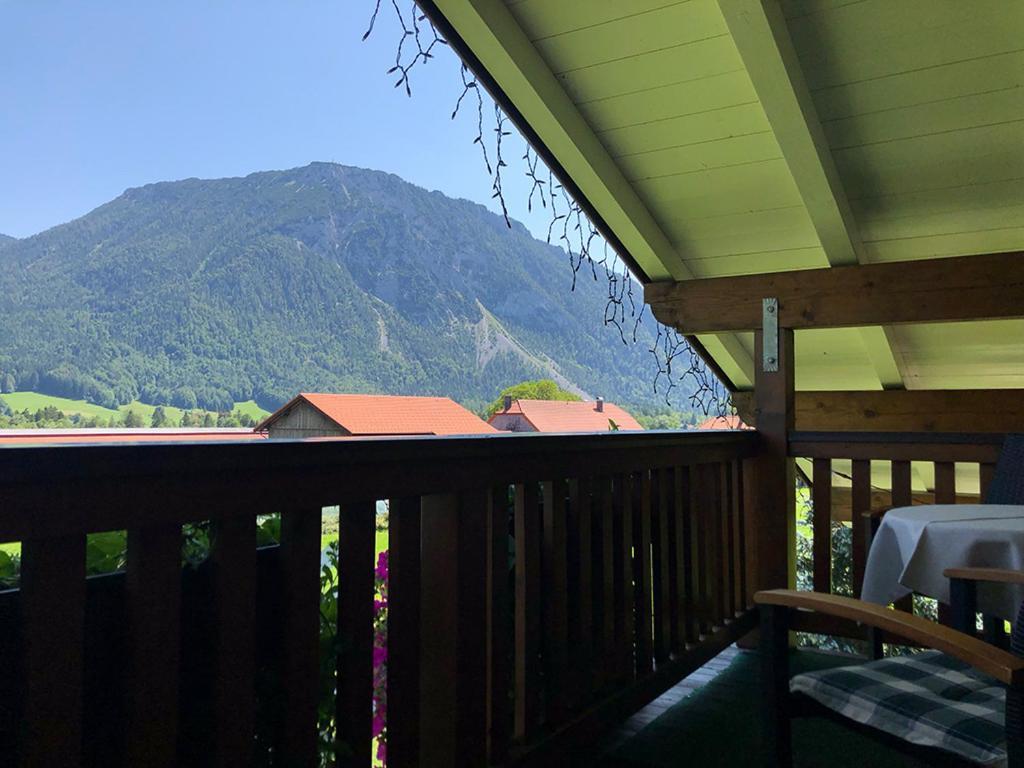 Haus Jaeger Ferienwohnungen Mit Indoor-Pool Inkl. Chiemgaukarte Ruhpolding Eksteriør billede