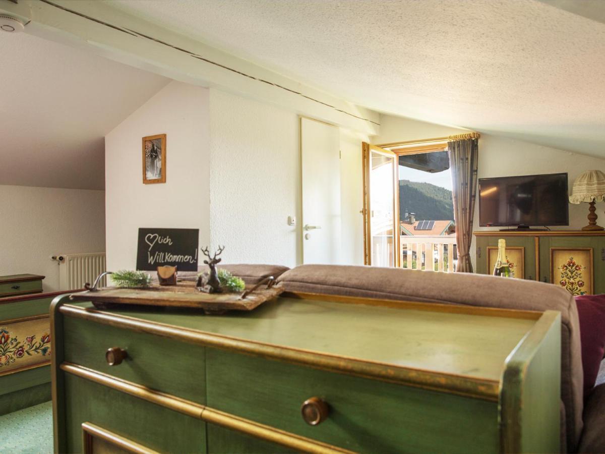 Haus Jaeger Ferienwohnungen Mit Indoor-Pool Inkl. Chiemgaukarte Ruhpolding Eksteriør billede