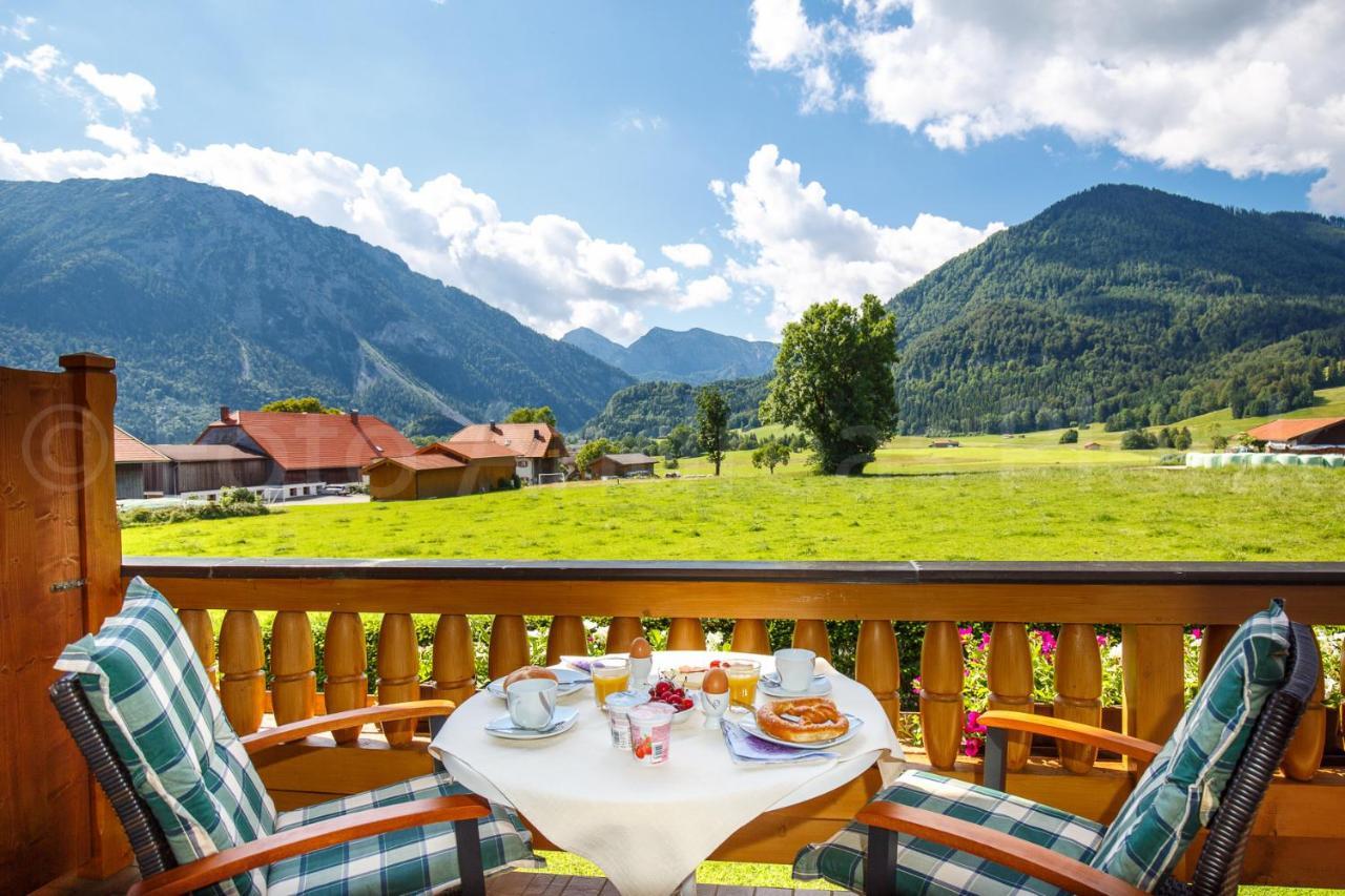 Haus Jaeger Ferienwohnungen Mit Indoor-Pool Inkl. Chiemgaukarte Ruhpolding Eksteriør billede